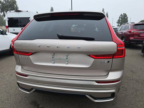 2025 Volvo XC60 Core