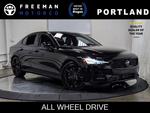 2024 Volvo S60 Recharge Plug-In Hybrid Plus Black Edition