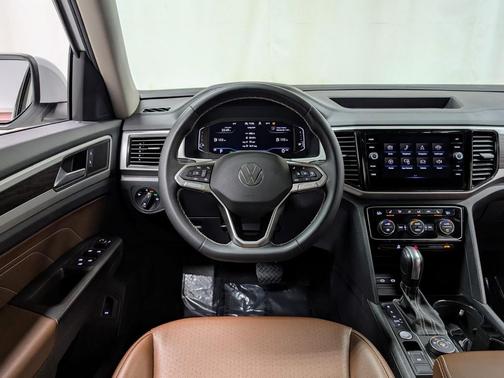 2023 Volkswagen Atlas 3.6L SE w/Technology