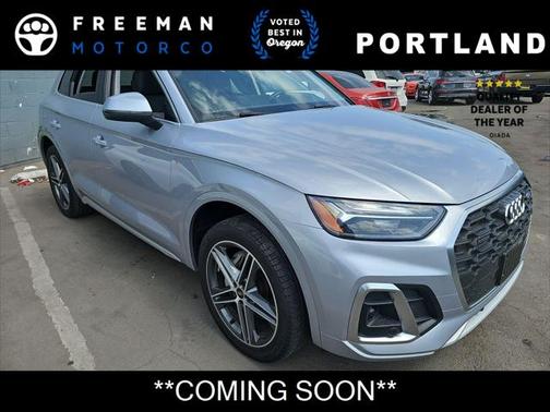 2022 Audi Q5 S line Premium