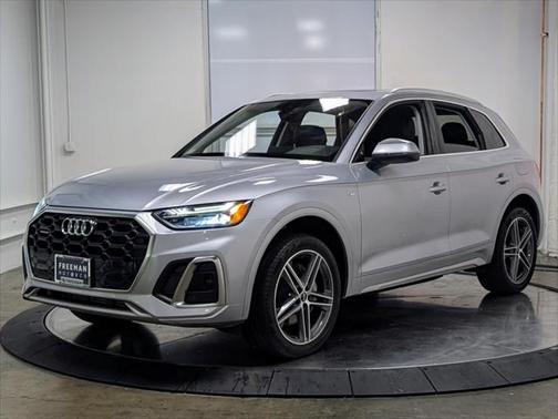 2022 Audi Q5 S line Premium