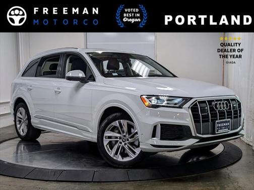2022 Audi Q7 45 Premium Plus