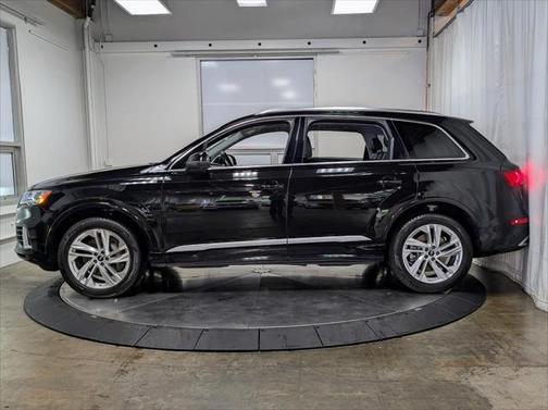 2022 Audi Q7 45 Premium
