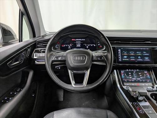 2022 Audi Q7 45 Premium