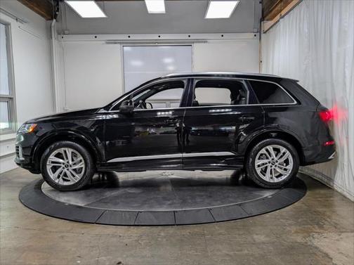 2022 Audi Q7 45 Premium Plus
