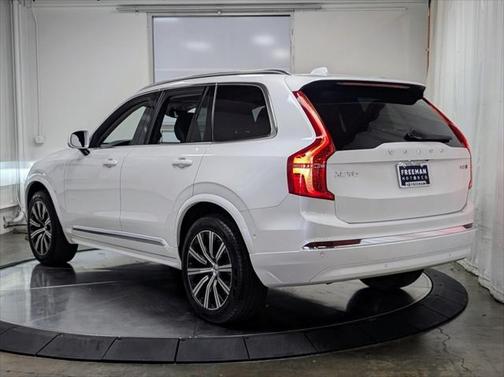 2024 Volvo XC90 Plus Bright Theme