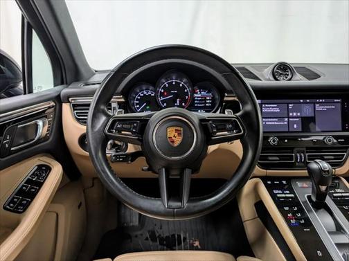 2022 Porsche Macan Base
