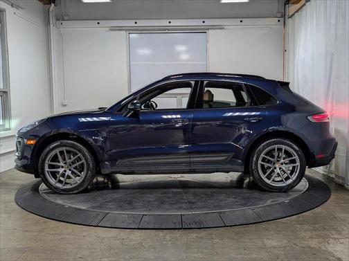 2022 Porsche Macan Base