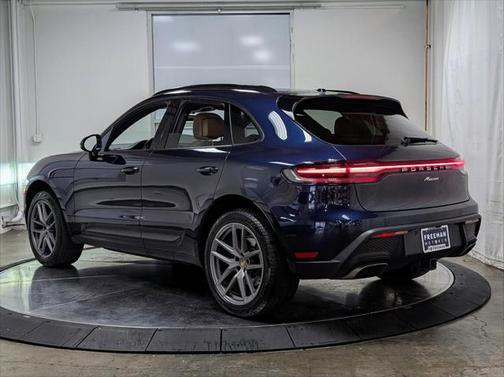 2022 Porsche Macan Base