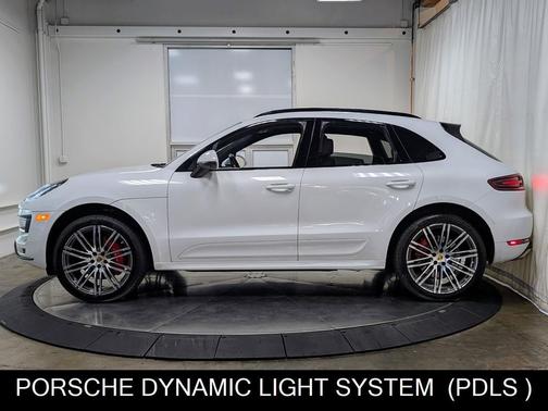 2017 Porsche Macan Turbo