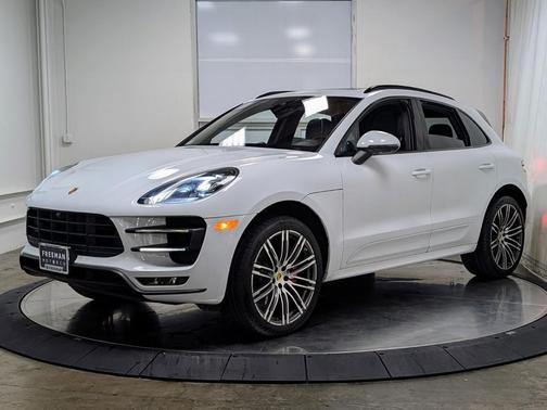 2017 Porsche Macan Turbo