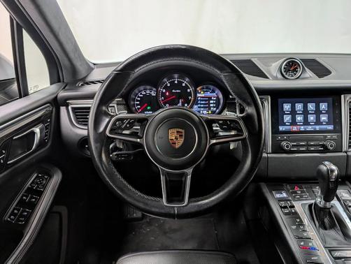 2017 Porsche Macan Turbo