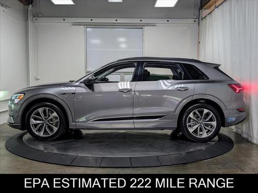 2021 Audi e-tron Premium Plus