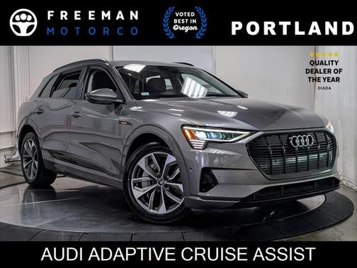 2021 Audi e-tron Premium Plus