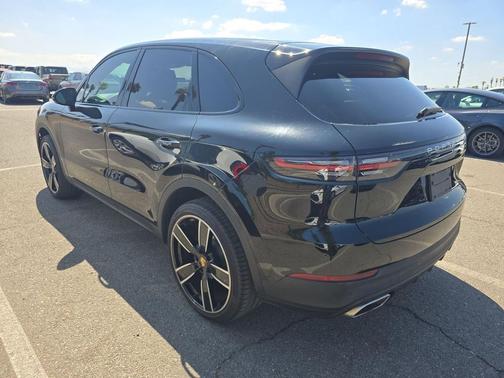 2021 Porsche Cayenne Base (Tiptronic)