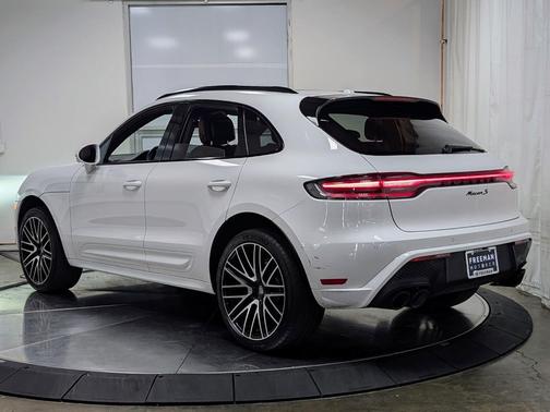 2022 Porsche Macan S
