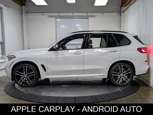 2022 BMW X5 M50i