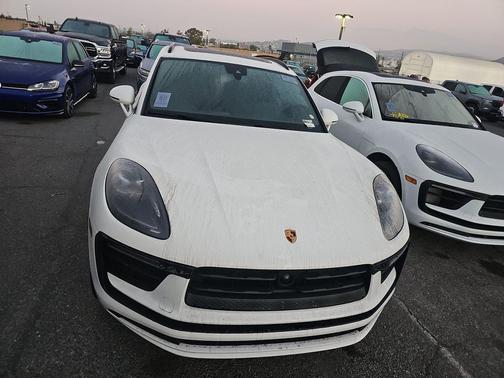 2023 Porsche Macan T