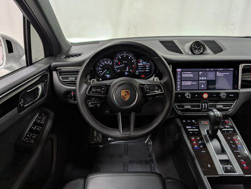 2023 Porsche Macan T