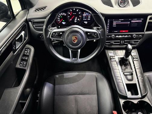 2020 Porsche Macan Base (PDK)