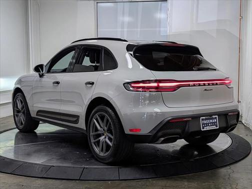 2022 Porsche Macan Base