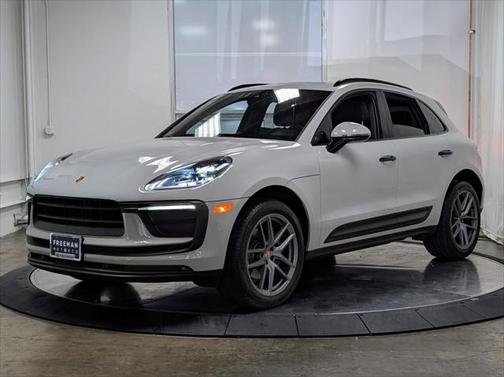 2022 Porsche Macan Base