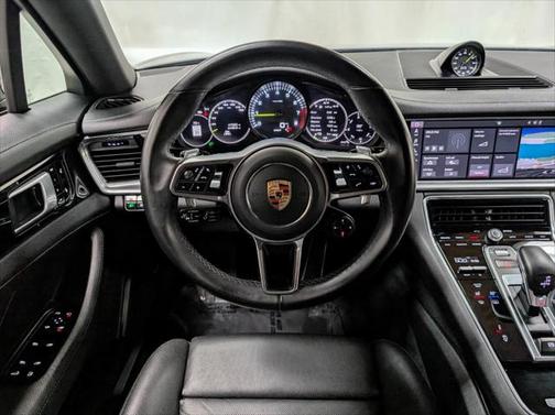 2018 Porsche Panamera E-Hybrid 4