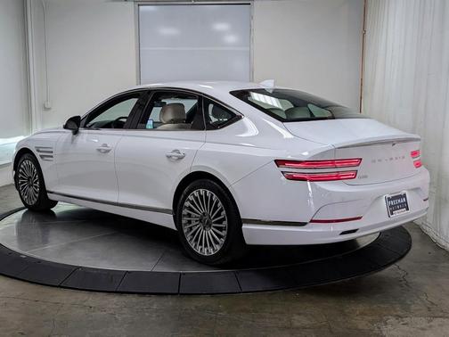 2024 Genesis Electrified G80 Advanced