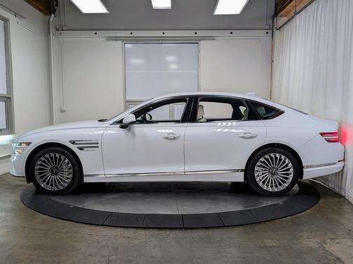 2024 Genesis Electrified G80 Advanced
