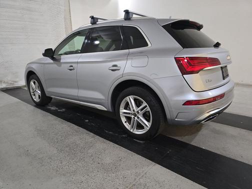 2023 Audi Q5 S line Premium