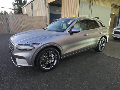 2025 Genesis Electrified GV70 Advanced