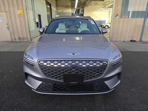 2025 Genesis Electrified GV70 Advanced