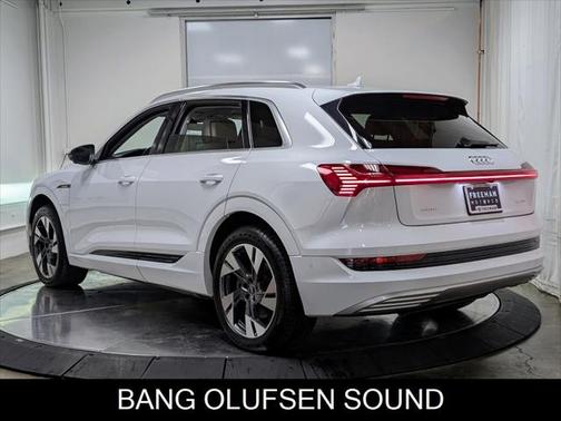 2021 Audi e-tron Premium Plus