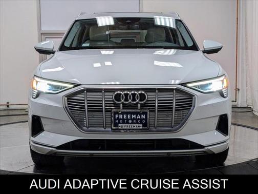 2021 Audi e-tron Premium Plus