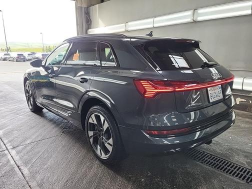 2021 Audi e-tron Premium