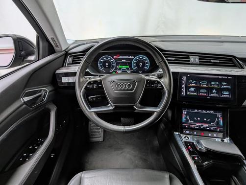 2021 Audi e-tron Premium