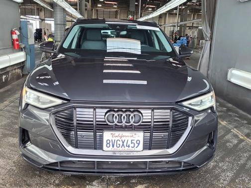 2021 Audi e-tron Premium