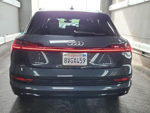 2021 Audi e-tron Premium