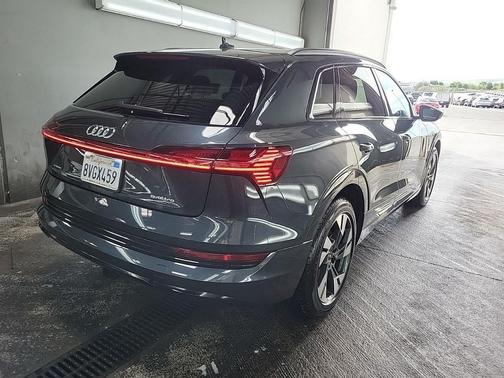2021 Audi e-tron Premium