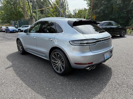 2021 Porsche Macan Turbo