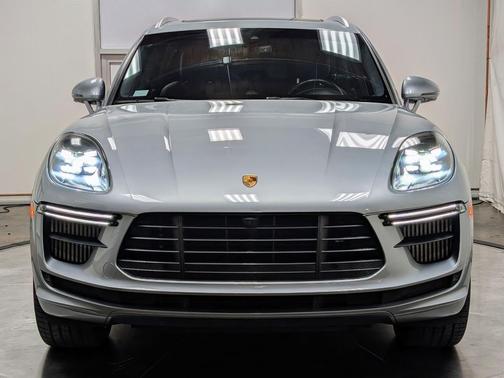 2021 Porsche Macan Turbo