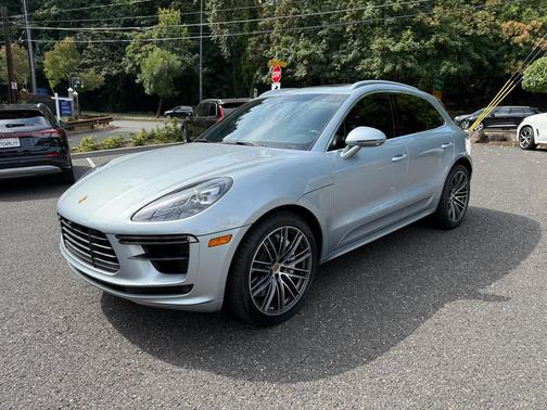 2021 Porsche Macan Turbo