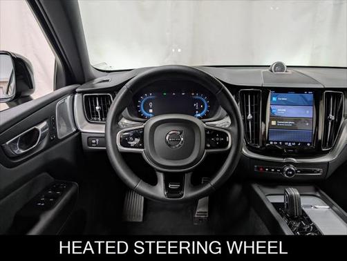 2022 Volvo XC60 R-Design