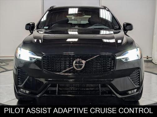 2022 Volvo XC60 R-Design