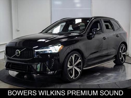 2022 Volvo XC60 R-Design