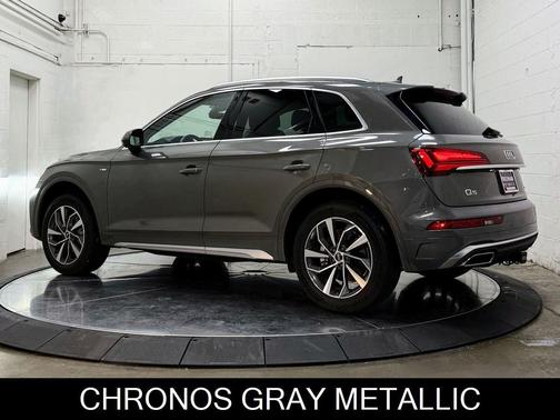 2023 Audi Q5 45 S line Premium Plus