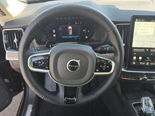 2025 Volvo XC90 Plus