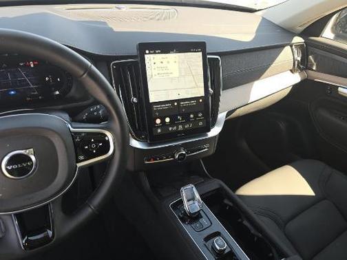 2025 Volvo XC90 Plus