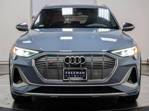 2023 Audi e-tron S Prestige