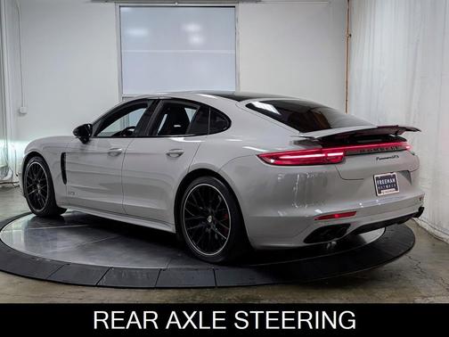 2019 Porsche Panamera GTS
